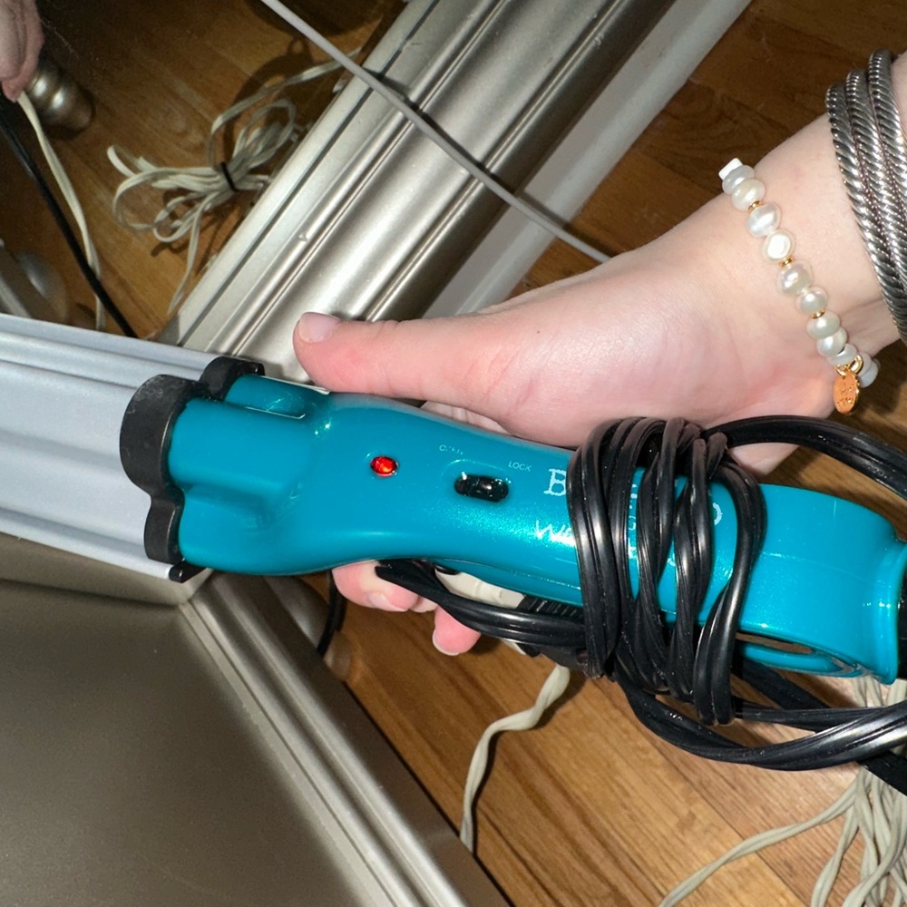 4 Piece Hot Tools & Bed Head Hair Styling Tools - Picture 5 of 10